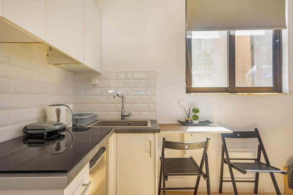 Downtown 22Sqm Green Nest King-Size Bed Athens Luaran gambar